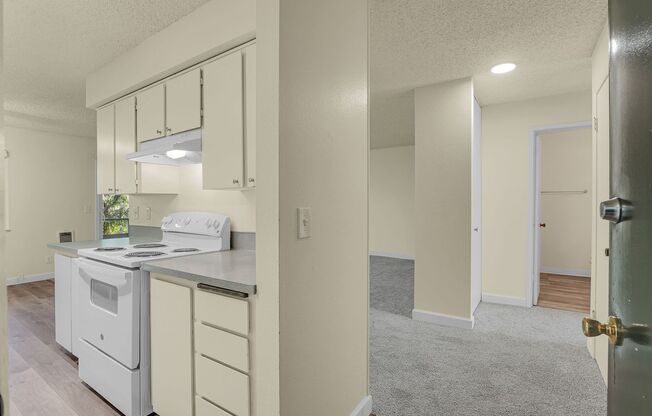 2 beds, 1 bath, 900 sqft, $1,625, Unit 760-23