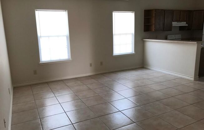 1 bed, 1 bath, 679 sqft, $995, Unit Villa Dorada 9