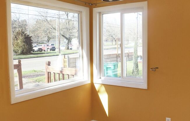 Charming 1 Level 2 Bedroom Home Across From Lentz Park