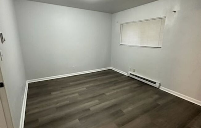 1 bed, 1 bath, 607 sqft, $1,395, Unit 105