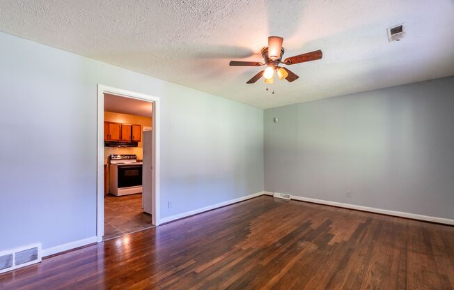 3 beds, 1 bath, $1,325