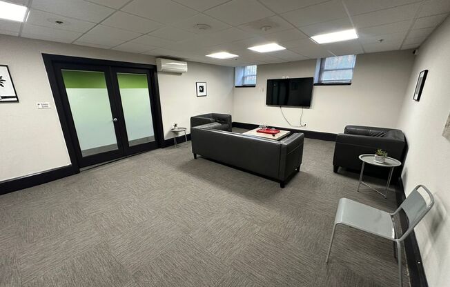 2 beds, 1 bath, 840 sqft, $1,350, Unit Apt 100-A