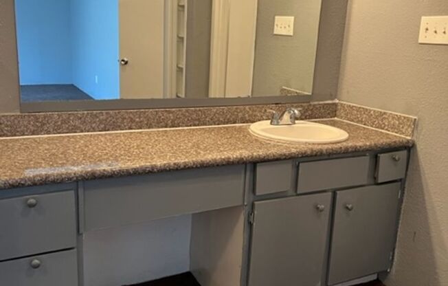 2 beds, 2 baths, 1,145 sqft, $1,050, Unit 6516