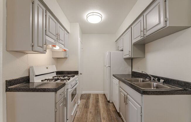 2 beds, 1 bath, 900 sqft, $829, Unit 229-I