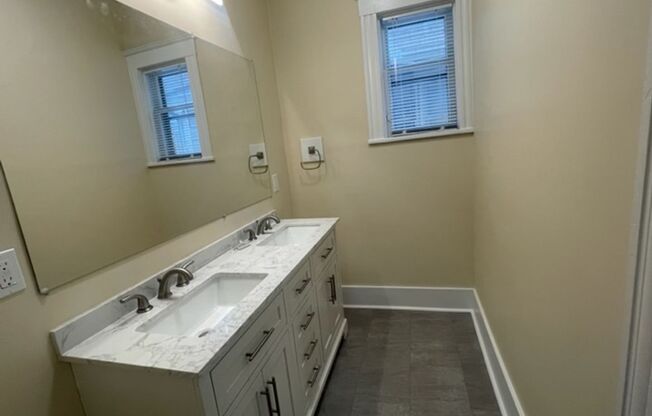 2 beds, 1.5 baths, $1,650, Unit 1