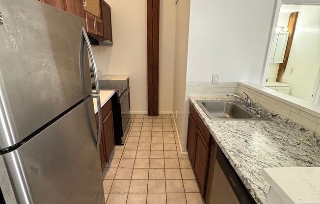 Studio, 1 bath, 600 sqft, $1,050, Unit 408