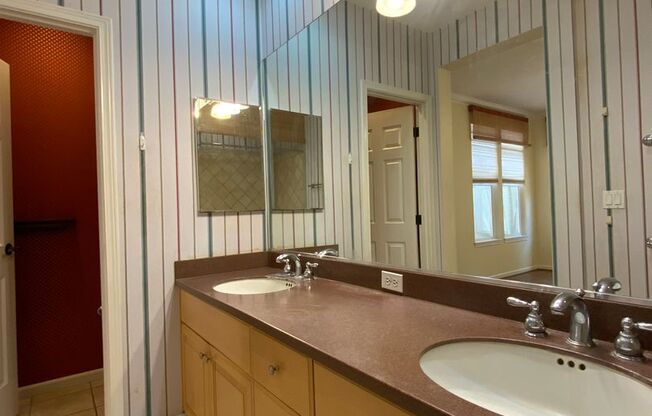 4 beds, 3.5 baths, $5,900