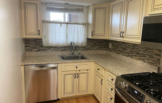 Newly Renovated Condo For Rent in Quaker Valley Condos!