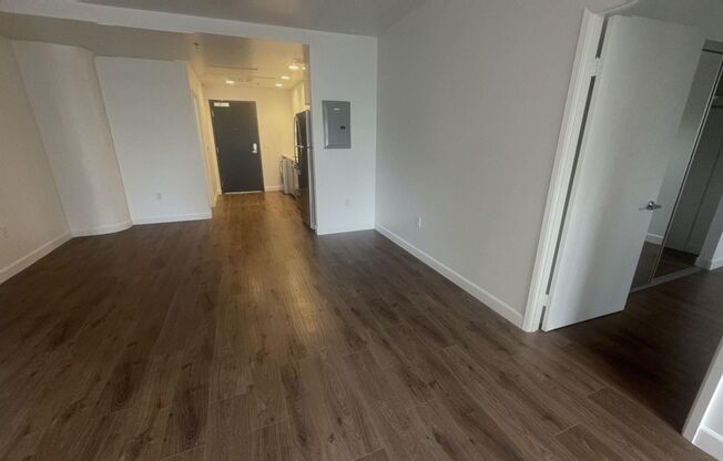 1 bed, 1 bath, 583 sqft, $1,975, Unit 416