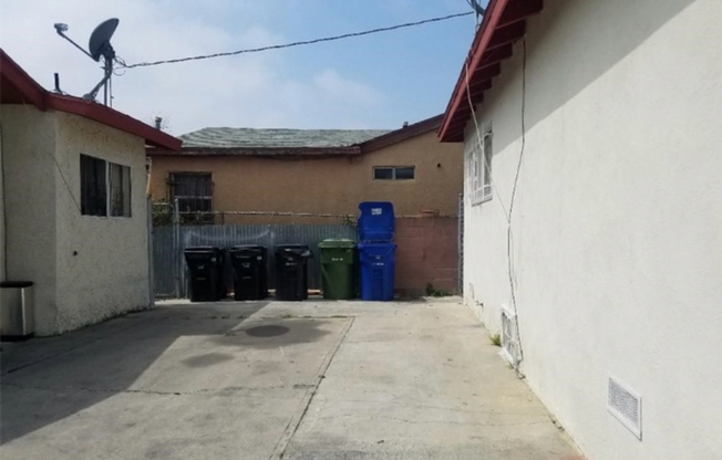 634 W COLDEN AVE