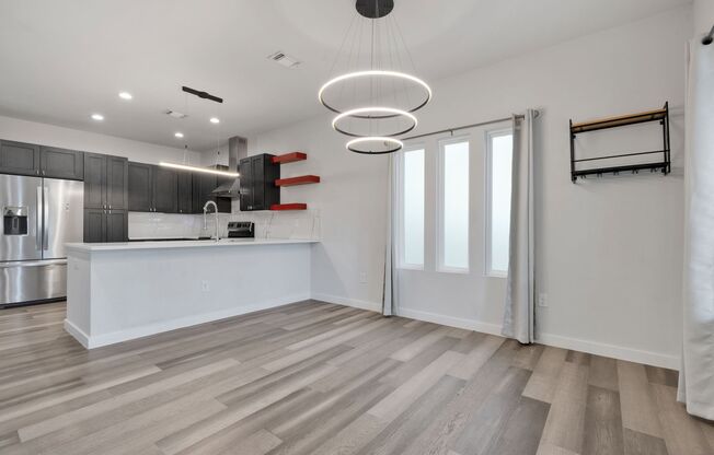 Modern Comfort Minutes from Downtown