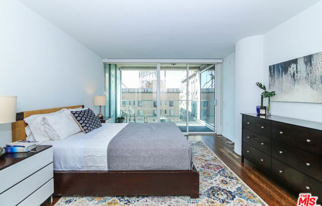 2 beds, 2.5 baths, 1,700 sqft, $5,250, Unit 10N