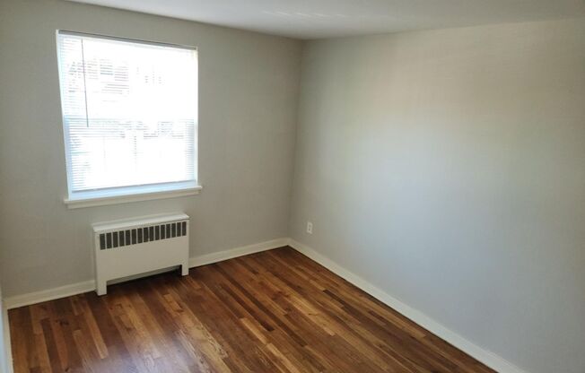 2 beds, 1 bath, 897 sqft, $2,195, Unit A-19