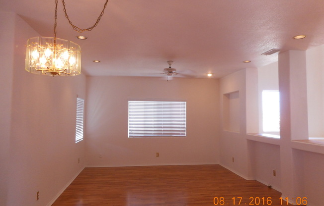 Beautiful 3BD/ 2 BA House For Rent