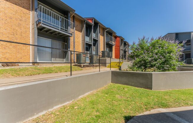 3 beds, 2 baths, 1,100 sqft, $1,495, Unit 251