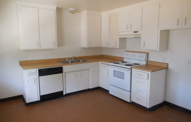 2 beds, 1 bath, 840 sqft, $1,200, Unit 1532