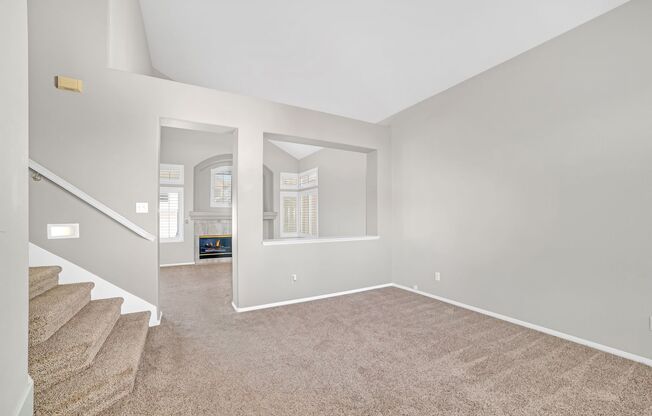 *NO HOA* MOVE-IN READY 3-BEDROOM WITH SWIMMING POOL & SPA HOME!