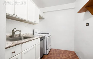 Studio, 1 bath, $3,200, Unit 12D