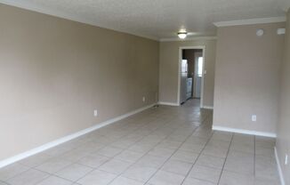 2 beds, 1 bath, 800 sqft, $995, Unit Unit D