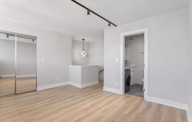 1 bed, 1.5 baths, 667 sqft, $2,400, Unit 4D