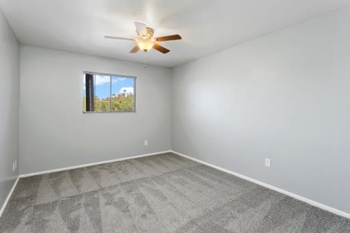 SITE Scottsdale Apartments Classic Bedroom with ceiling fan