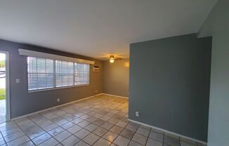 1 bed, 1 bath, $1,400, Unit 4