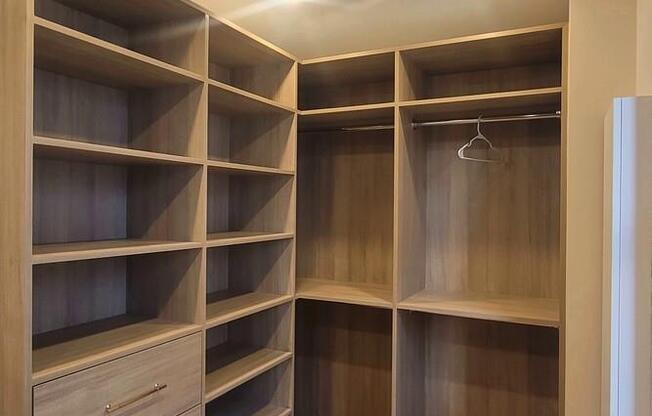 6 beds, 4.5 baths, 6,000 sqft, $55,000, Unit PHA