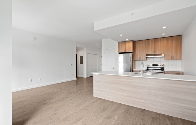 2 beds, 2 baths, $6,100, Unit 528