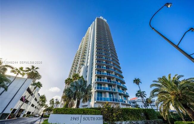2 beds, 2 baths, $3,500, Unit # 714