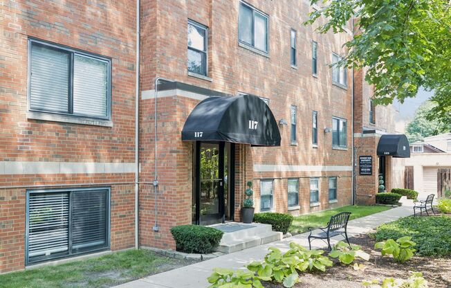 Kenmore Park Apartments in Elmhurst