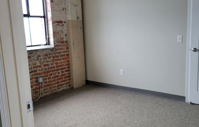 3 beds, 2 baths, 1,144 sqft, $999, Unit 632