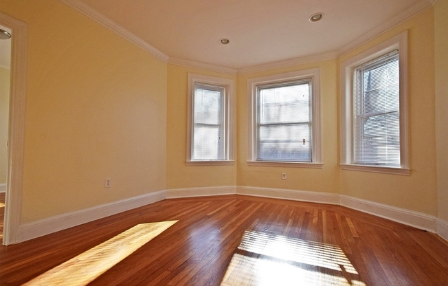 73 Thatcher St