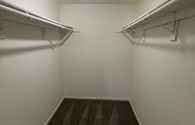 2 beds, 1 bath, 775 sqft, $880, Unit 366L