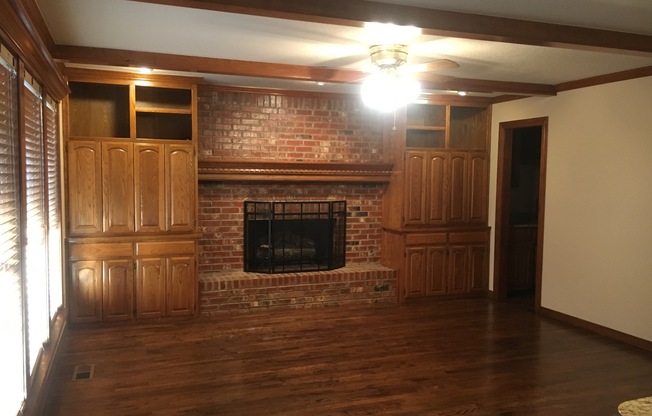 Gorgeous Home in Jenks Schools!
