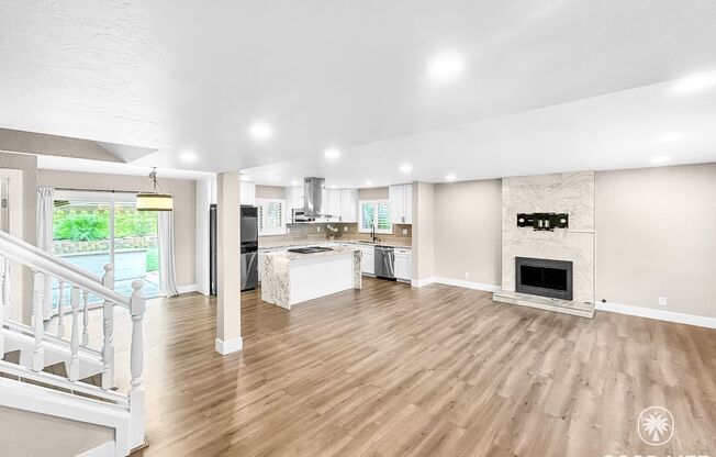 Stunning 4BD/2.5 BA W/ Large Backyard and Attached Garage in Clairemont!