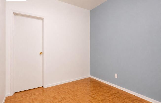 330 W 43 ST