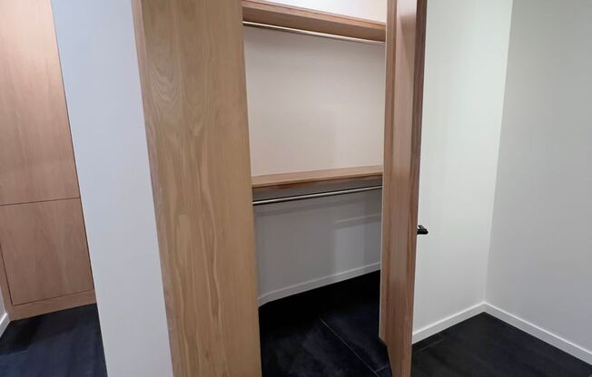 Studio, 1 bath, 400 sqft, $1,850, Unit 106