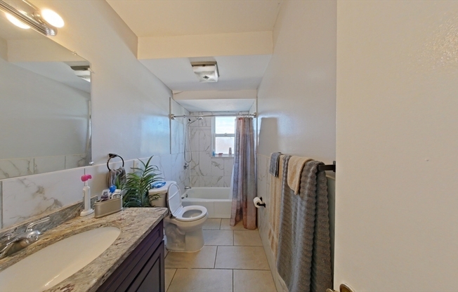 3 beds, 1 bath, 1,200 sqft, $2,600, Unit 3
