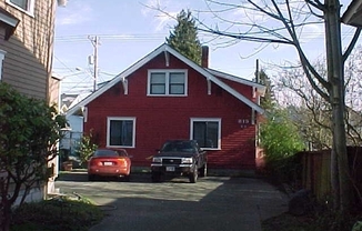 2 Bedroom 1 Bath Upper Level  Duplex in Tacoma !!