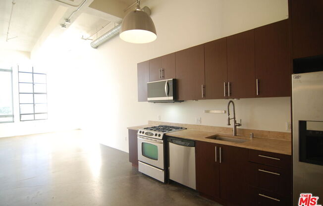 1 bed, 1 bath, 1,190 sqft, $3,200, Unit 310