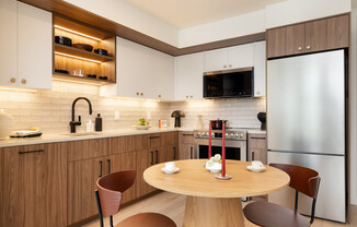 2 beds, 2 baths, $7,950, Unit 812