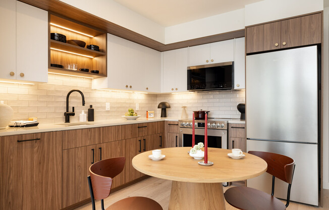 2 beds, 2 baths, $7,950, Unit 812