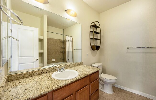 2 beds, 1.5 baths, $1,795, Unit Unit 619