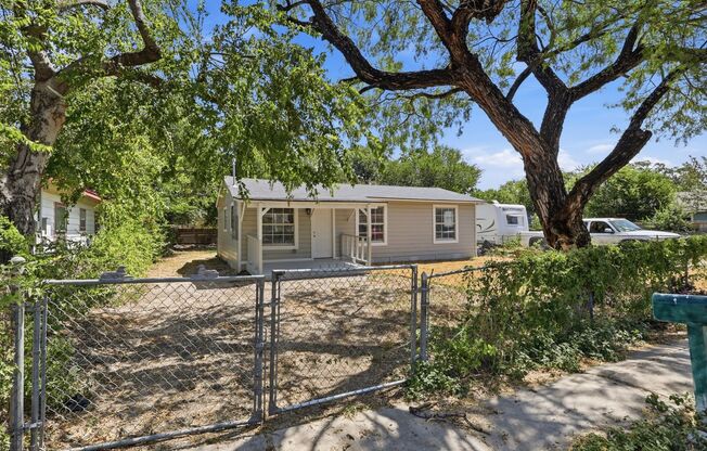 Fully Remodeled Gem Near Universities & Downtown!