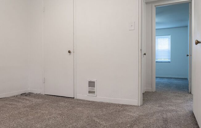 2 beds, 1 bath, 850 sqft, $995, Unit K135