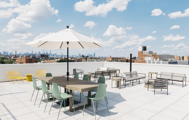 1 bed, 1 bath, $3,095, Unit 207