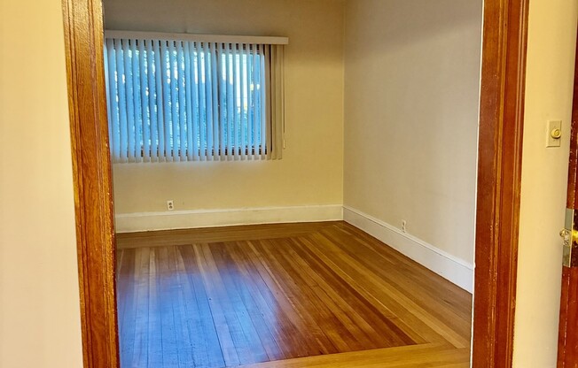 2 beds, 1 bath, 1,200 sqft, $2,600, Unit 1