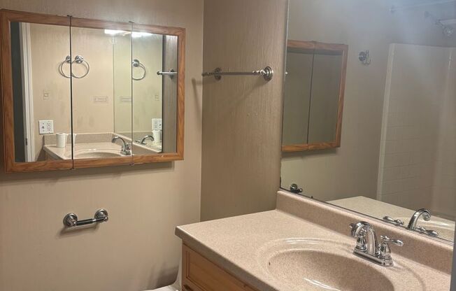 Lovely, 2 Bedroom 1.5 bath townhome nestled in the great town of Livermore.