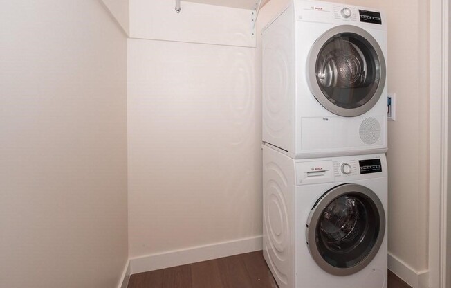 1 bed, 1 bath, 612 sqft, $4,300, Unit 21G