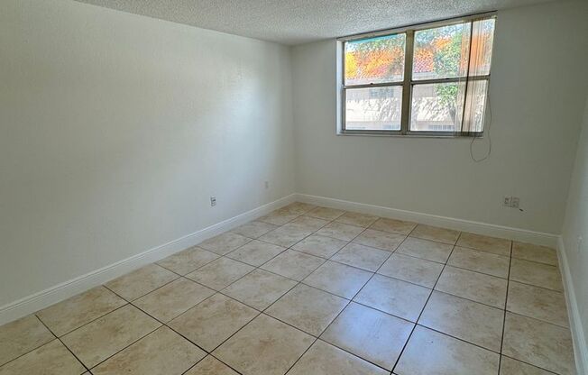 Bayview Palms 1805